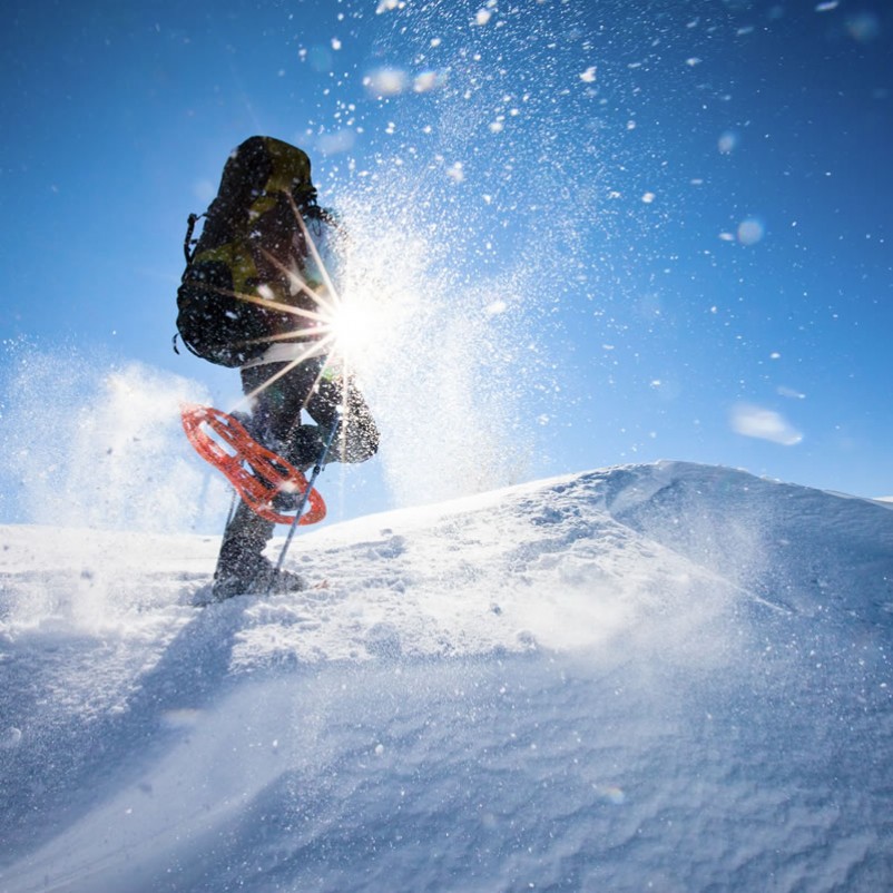 Schneeschuhwandern im Zillertal © Shutterstock